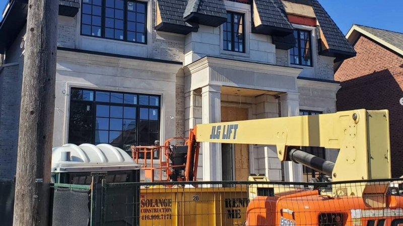 An amazing new home build in North York, where we applied caulking and silica sand to perfectly blend with the surrounding stones, creating a seamless, polished look that enhances the home's natural aesthetic.